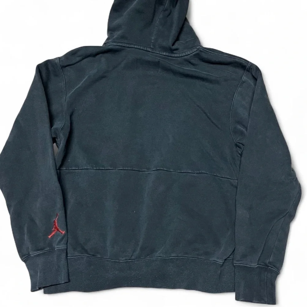 Air Jordan Men’s Black Hoodie With embroidered Nike Shoes Size Small